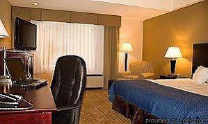Nichols Village Hotel And Spa Clarks Summit Exterior foto