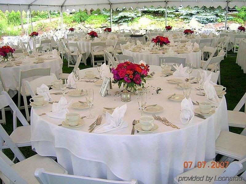 Nichols Village Hotel And Spa Clarks Summit Exterior foto